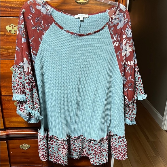 Umgee Blue and Red Patchwork Flutter Sleeve Top - Picture 1 of 3